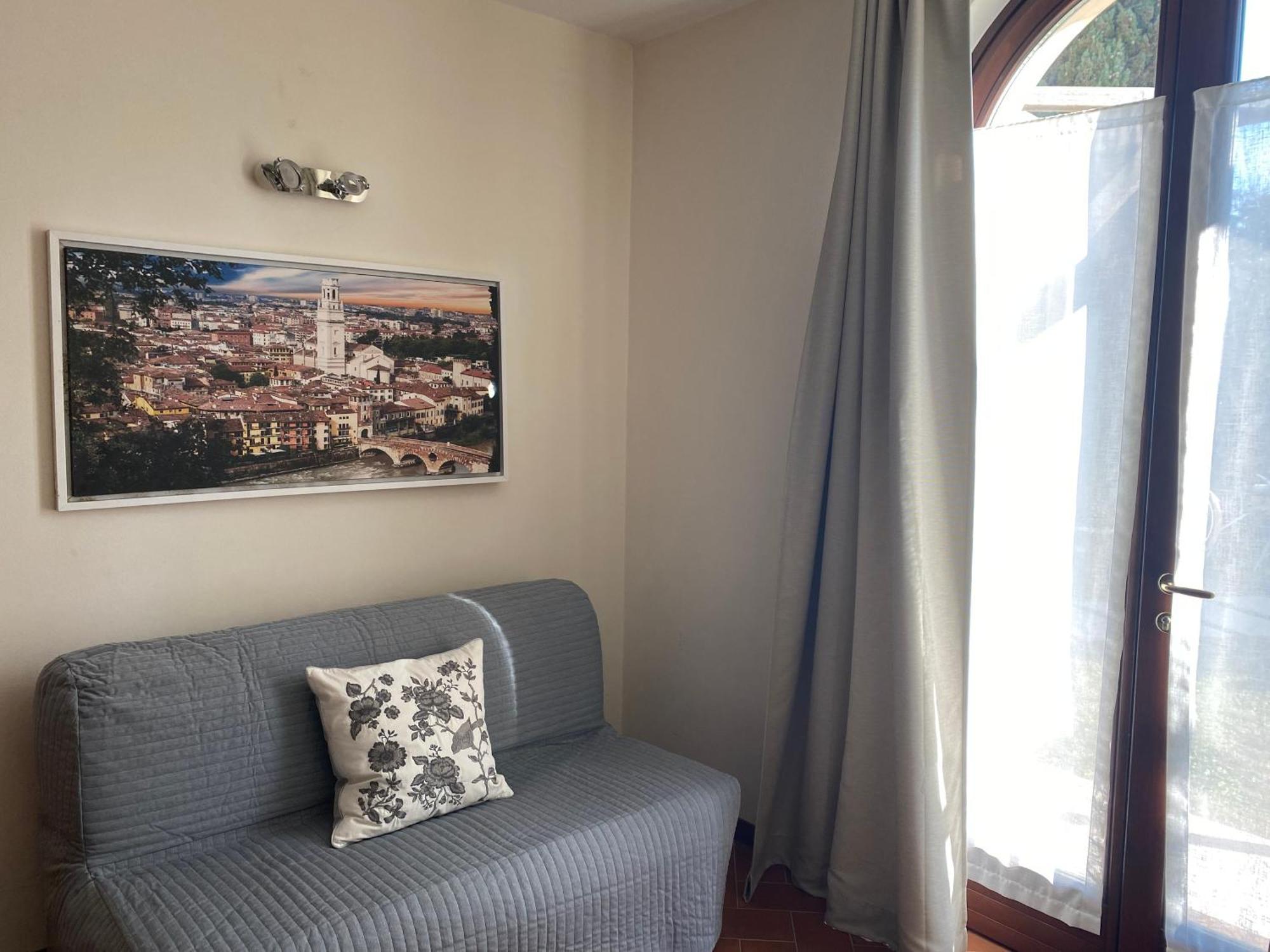 Residenza Cipressi E Olivi Apartment Верона Екстериор снимка